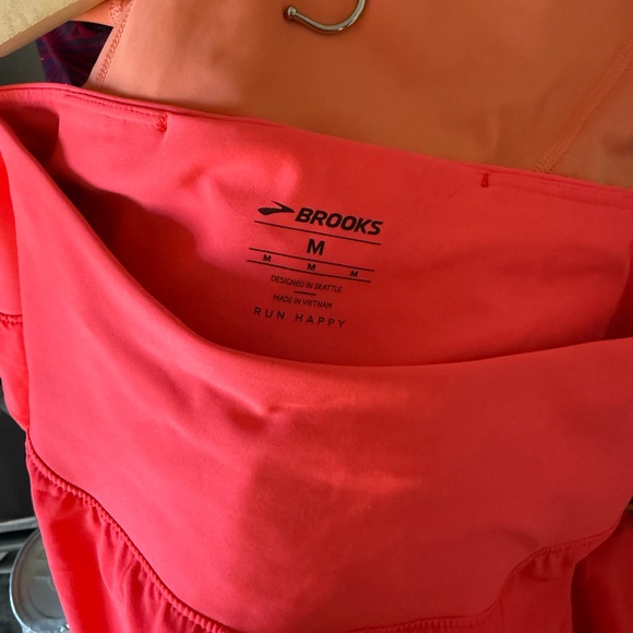 Brooks 3” Chaser Short - Picture 2 of 2